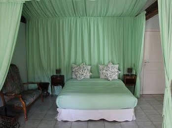 Bed and Breakfast Chateau De La Touche Savigny-Lévescault Exteriér fotografie