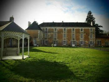 Bed and Breakfast Chateau De La Touche Savigny-Lévescault Exteriér fotografie