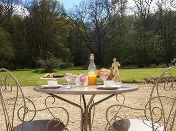 Bed and Breakfast Chateau De La Touche Savigny-Lévescault Exteriér fotografie